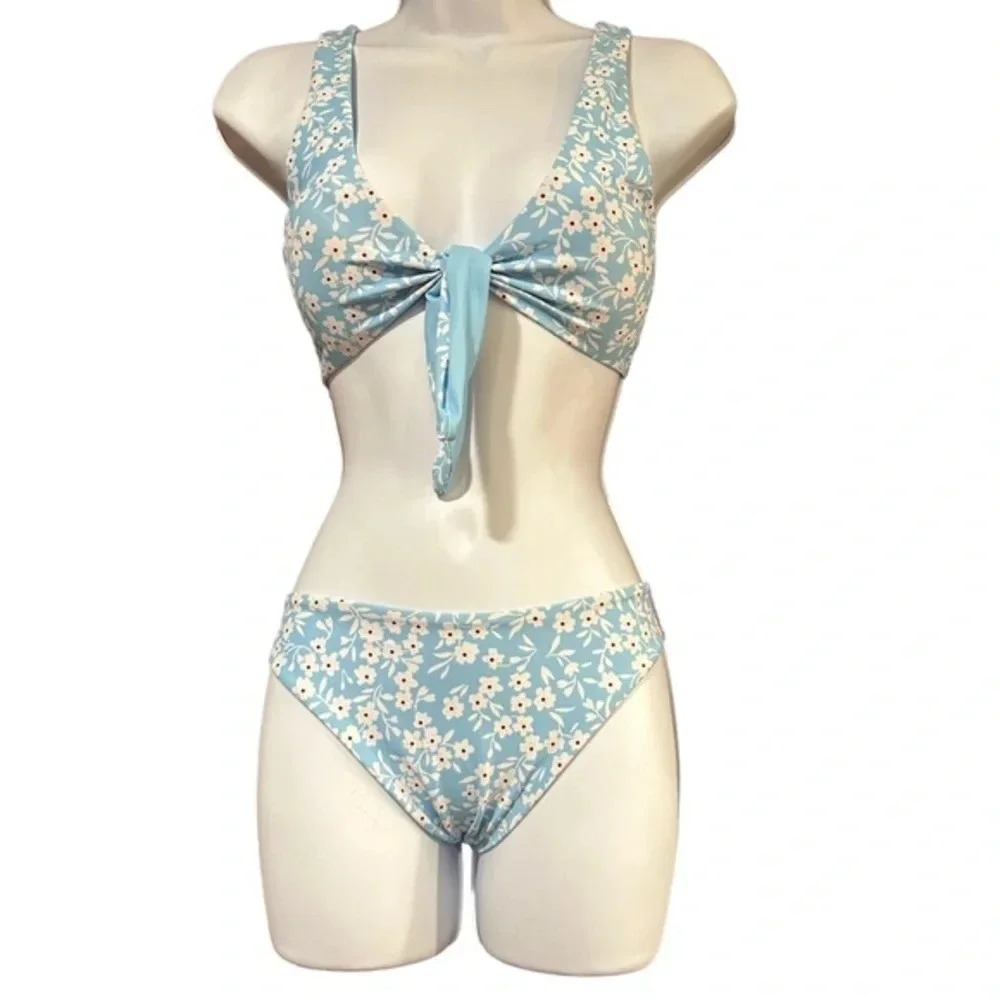 Zaful Floral Bikini Set - Size 6 - New with Tags - Light Blue